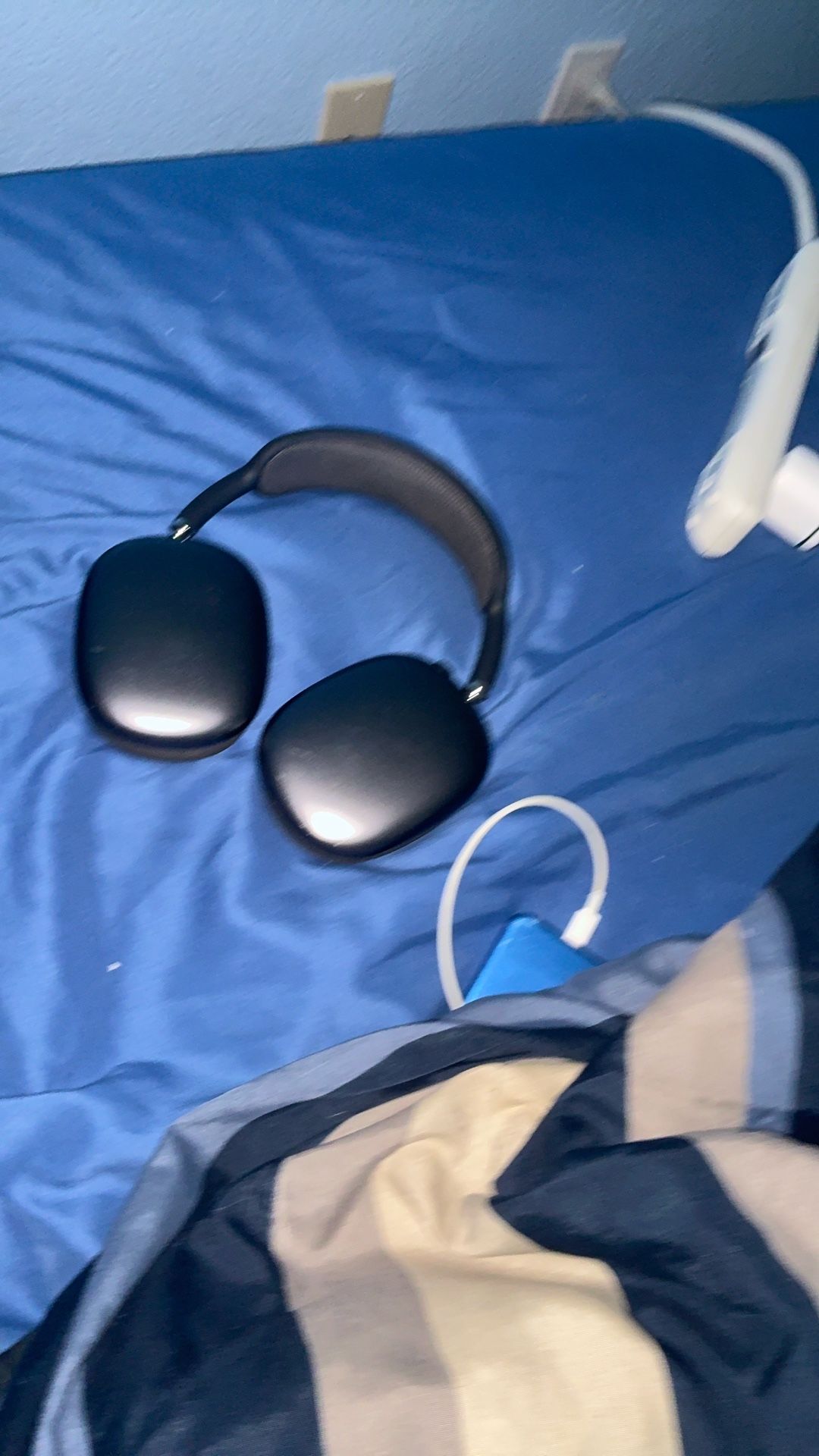 AirPod max Gray