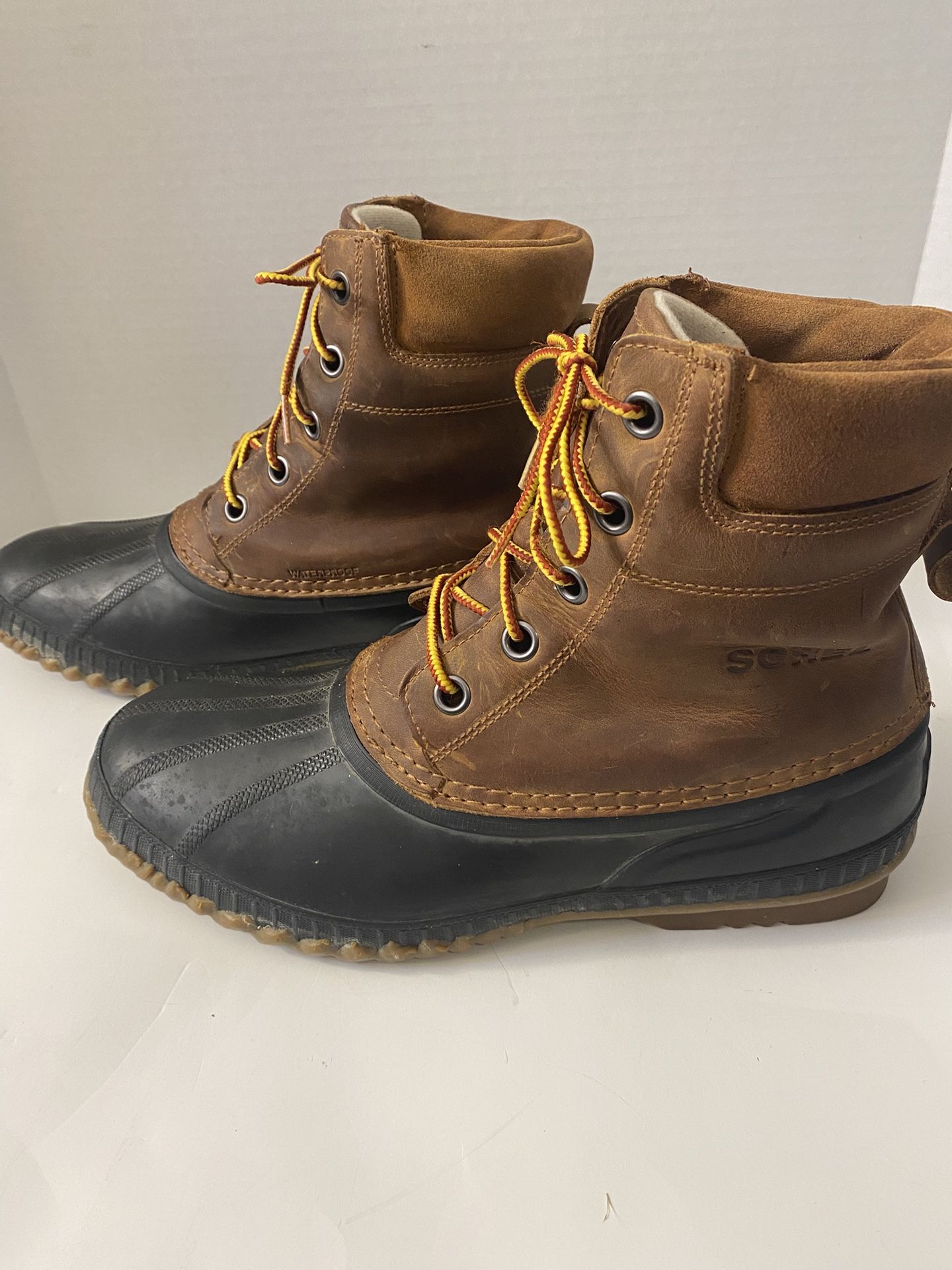 Sorel Cheyenne Men’s Waterproof Duck Boots; Size 11; Tan & Black; NM1704-224