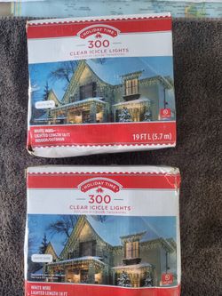 LOTS OF CHRISTMAS LIGHTS