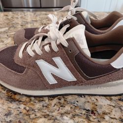  NEW BALANCE 574.... MEN'S...SIZE 9 