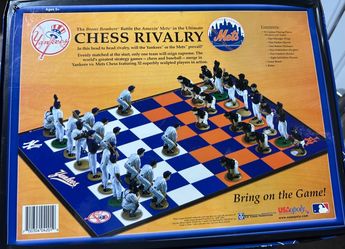 Yankees vs Mets Chess Rivalry Set by USAopoly