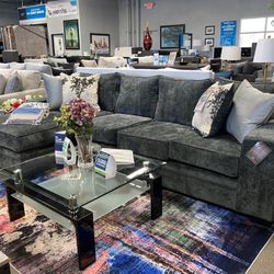 grey sectional ☑️🩶 $1,599