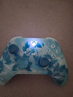 Xbox s with a controller