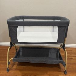 HARPPA rocking baby bassinet 