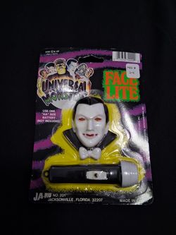  Universal Monsters Face Light