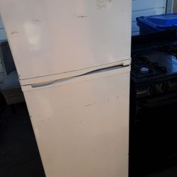 Apartment Fridge Ice Cold 