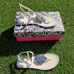 Diane Von Furstenberg White/Daisy Sandals Size: 7.5 Women's (Used Slightly)
