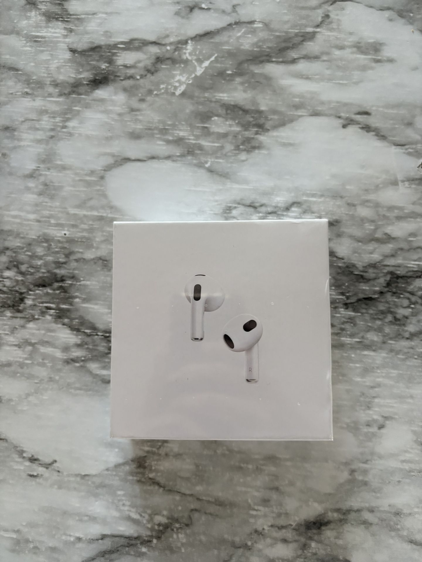 AirPods With MagSafe Charging Case