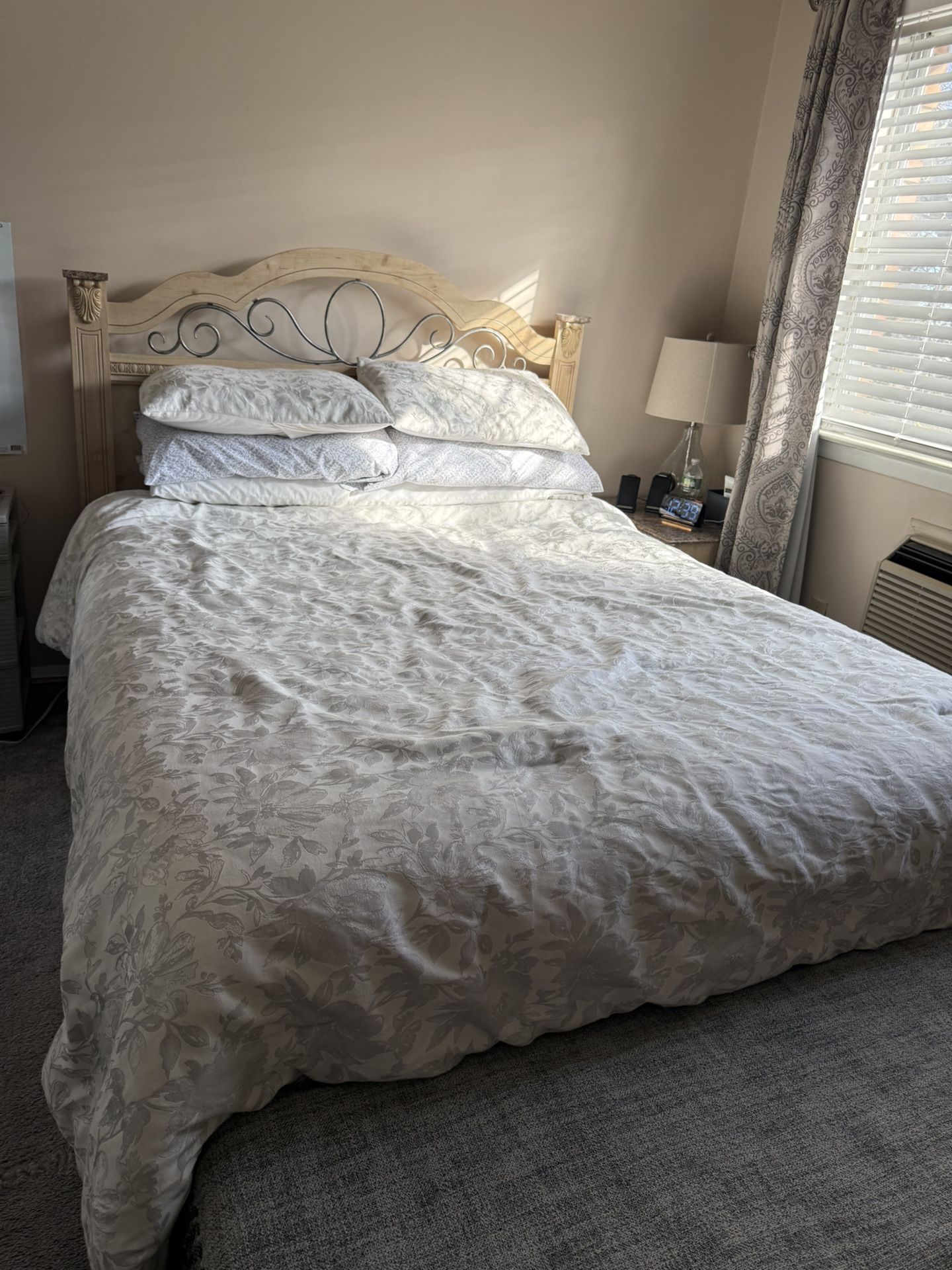 Queen Size bedroom set 