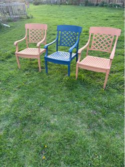 Set of 3 solid cast aluminum chairs