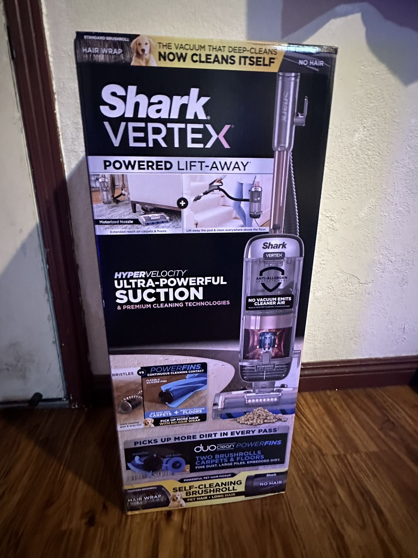 Shark Vertex Powered Lift Away 