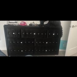 Glam Black Dresser