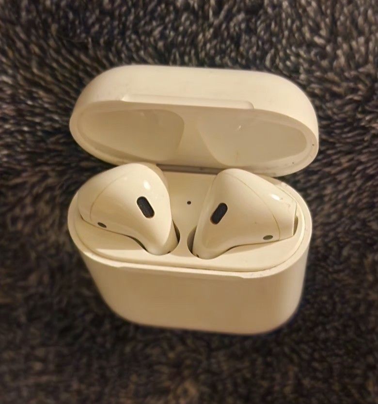 Apple / Beats Headphones