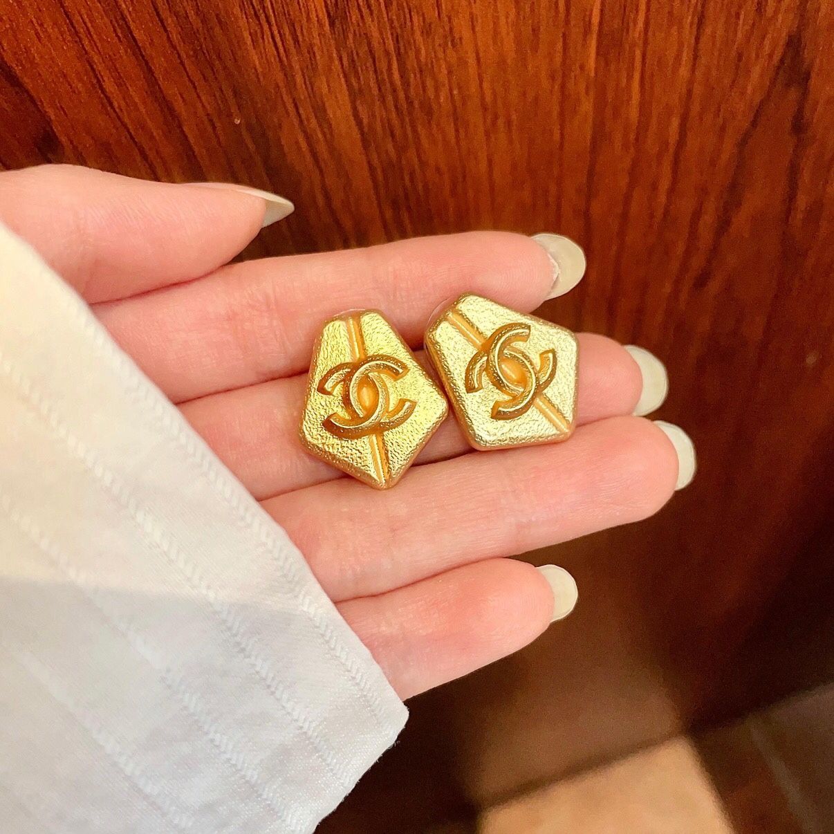 Fashion versatile must-have