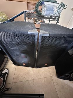 2 Rockville Speakers (DJ or Party)