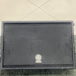 2 Yamaha CM12V 12" 2-Way Club Concert 