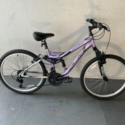 BICYCLE MONGOOSE 18 SPEED SIZE 24 BRAND NEW 