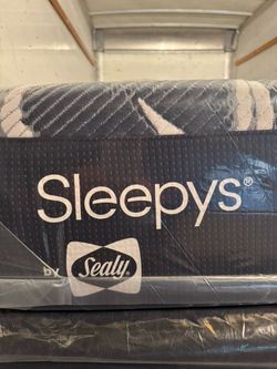 Like New! Sleepy's Queen Mattress - Delivery Available