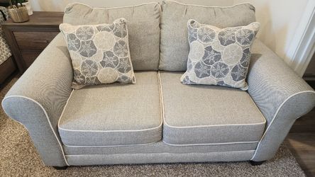 Moving Sale Rooms To Go Loveseat