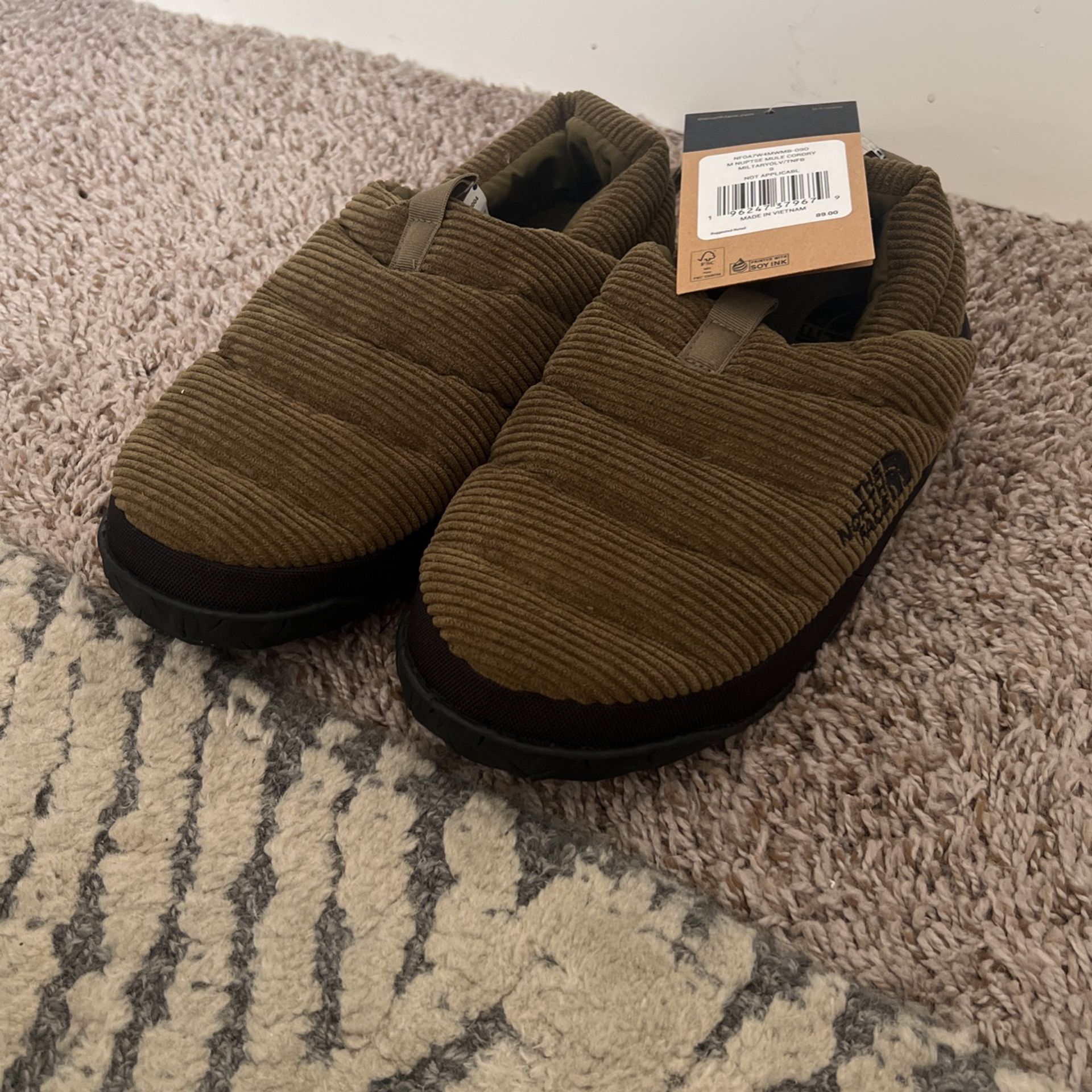 North face Mens 9 Nuptse Corduroy Mules Slippers