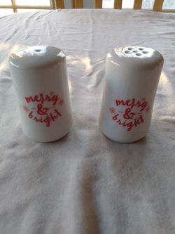Christmas decor-salt and pepper shakers