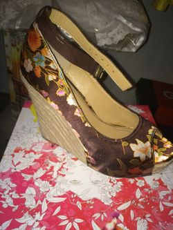 Chinese Laundry wedges