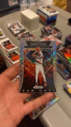 Damian Lillard 2019-20 Panini Prizm Far Out! Insert Fast Break Prizm No. 15