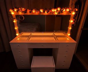Vanity mirror with chair