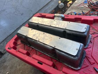 Chevy aluminum valve covers