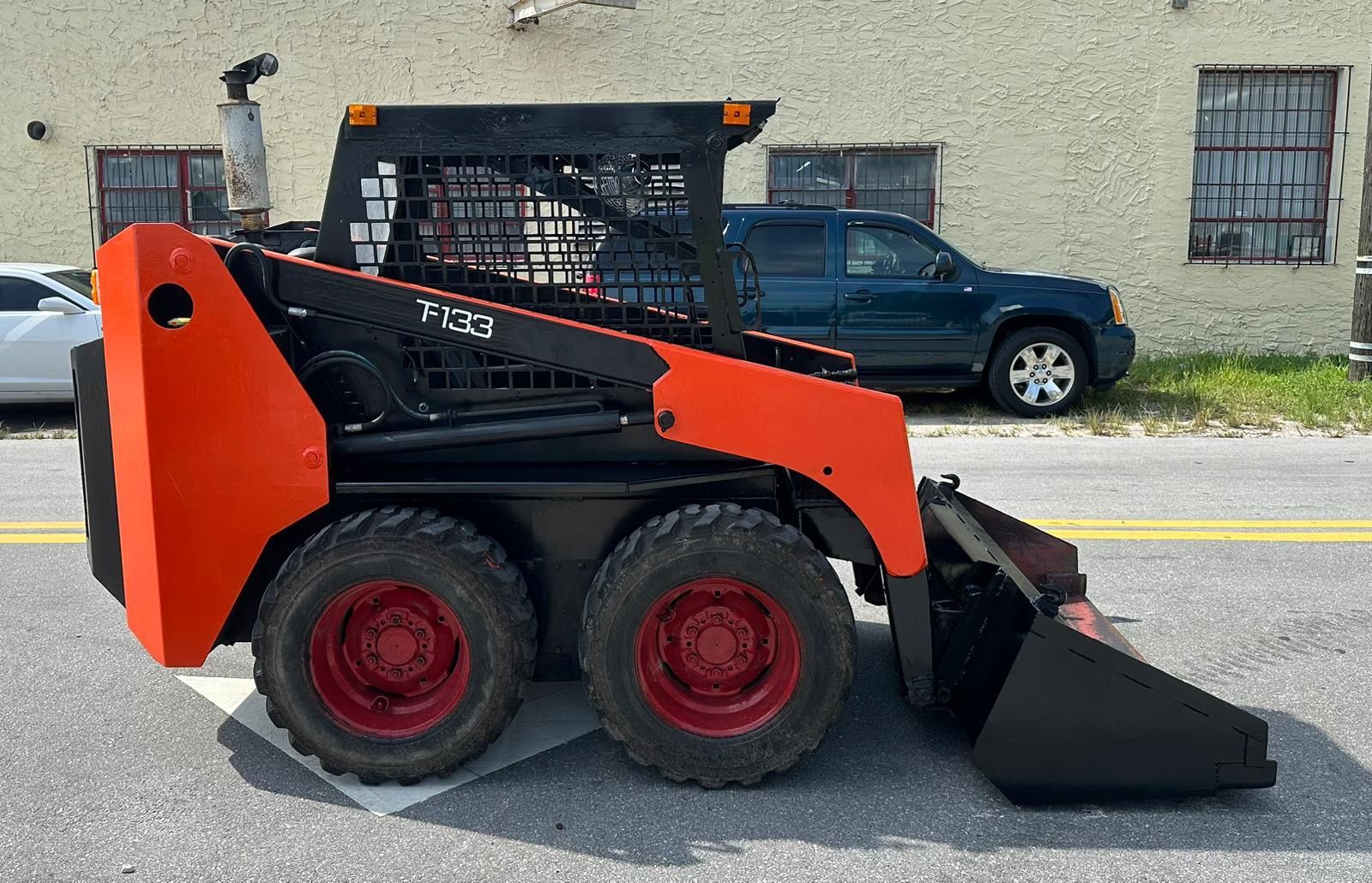 Skid Steer Thomas T133 for Sale in Golden Beach, Florida OfferUp