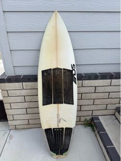 DS Surfboard 5'7 1/2"