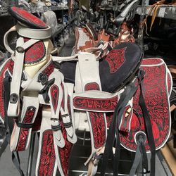 Nueva Montura Charra Bordada Con Cantinas Desmontables 