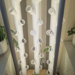 Gardyn 2.0 Indoor Hydroponic Tower w/Plants