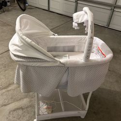 Auto Glide Bassinet 