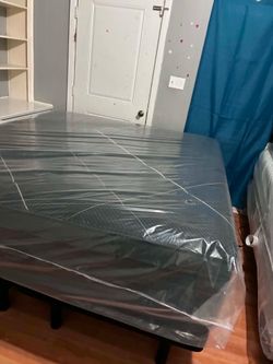 King size mattress beautyrest Black