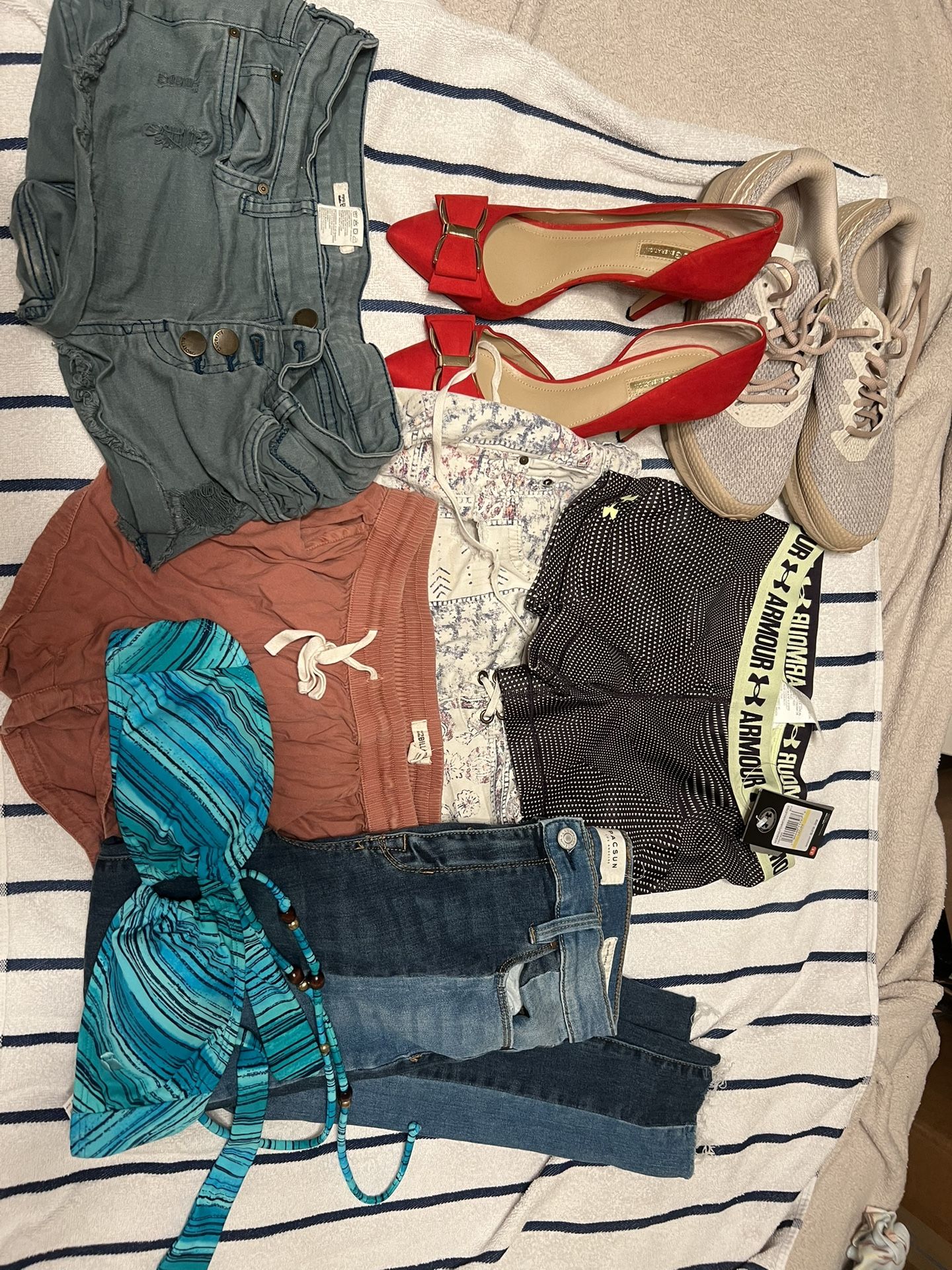 Women’s Clothing Lot And Mender