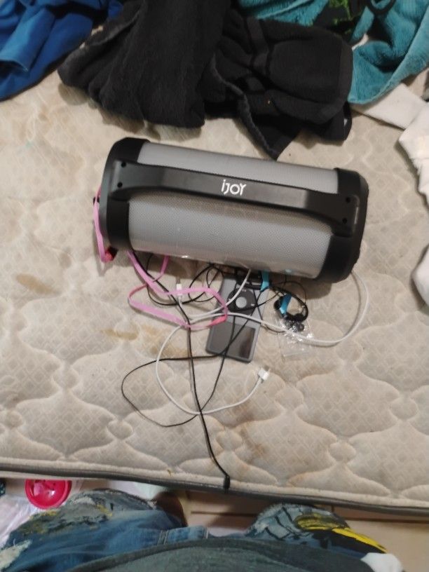 Bluetooth Speaker And iPod Classic