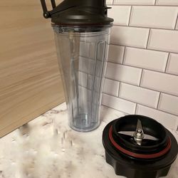 Vitamix Blending Base, Vitamix Cup With Lid