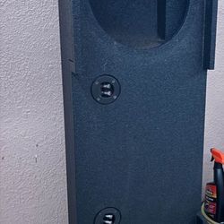 Q power Sub box under seat 12s