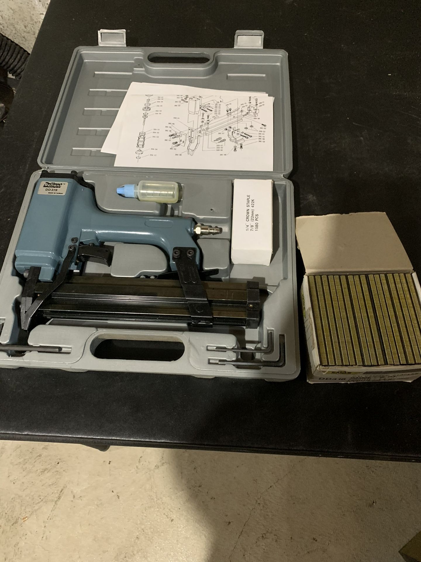 Reliant Finish Stapler