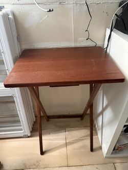 Tv tray table