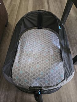 New Munchkin Brica Travel Pod Bassinet Foldable Portable 