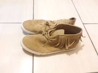 Size 9 ladies winter short boot