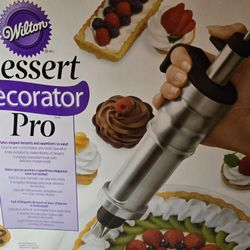 Wilton Decorator Pro set, NEW, UNOPENED
