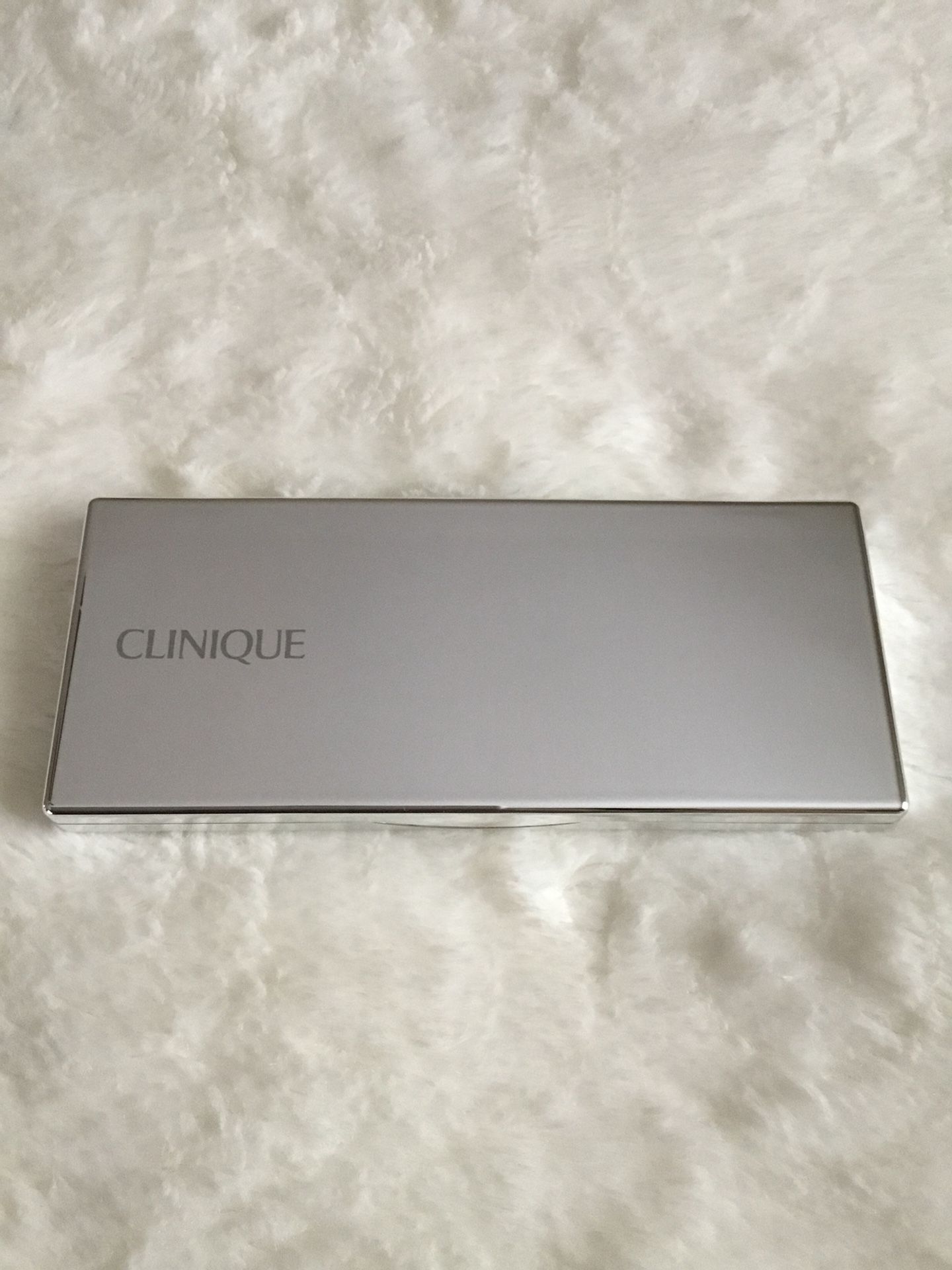 Clinique wear Everywhere Blues Eyeshadow palette Limited Edition !!!