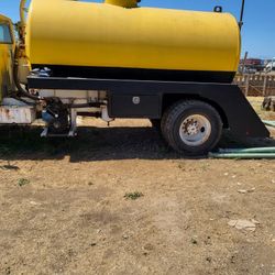 2000 Gallons  Vaccum Tank 