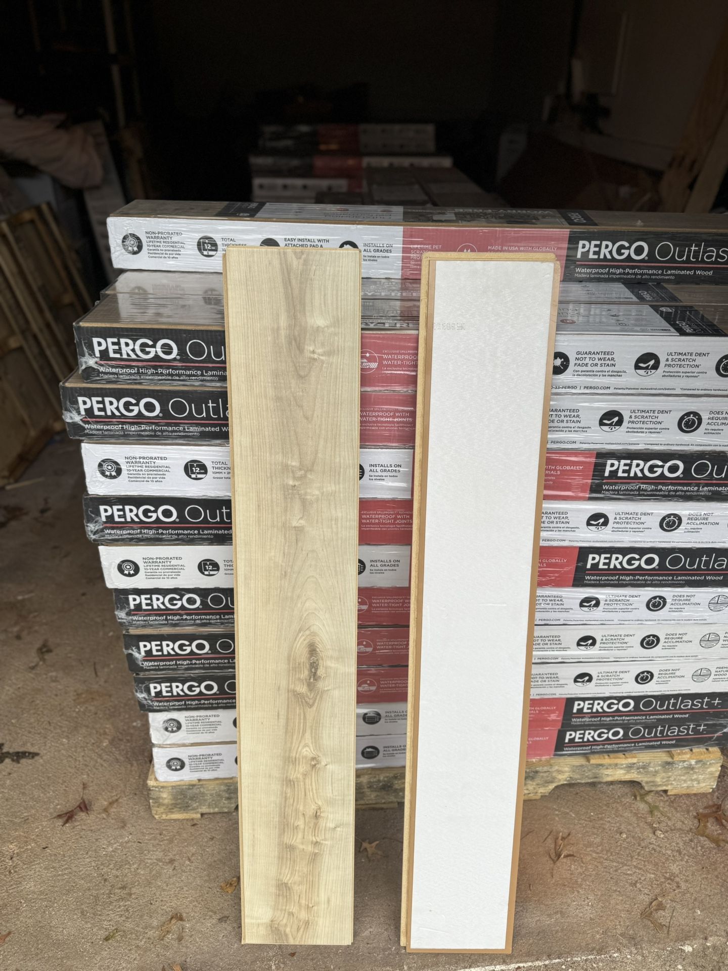 Pergo Outlast+ Buff Weathered Maple 12 mm T x 7.4 in. W Waterproof Laminate Wood Flooring 19.63 sq.