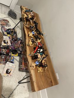 Huge wrestling lot   Figurines and more!