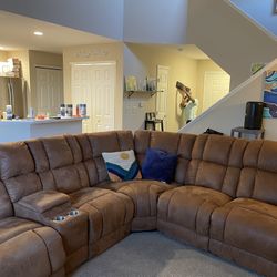 3 Piece Sectional With uSB Out Let’s On Each Side 