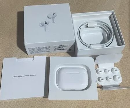 AirPods Pros 2nd generation wireless charging case, White